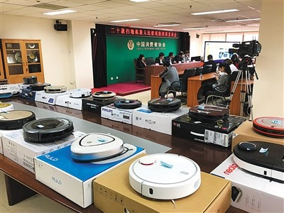 30款扫地机器人1/3扫不干净？国产品牌不输国际品牌，服务消费机器人销售火热